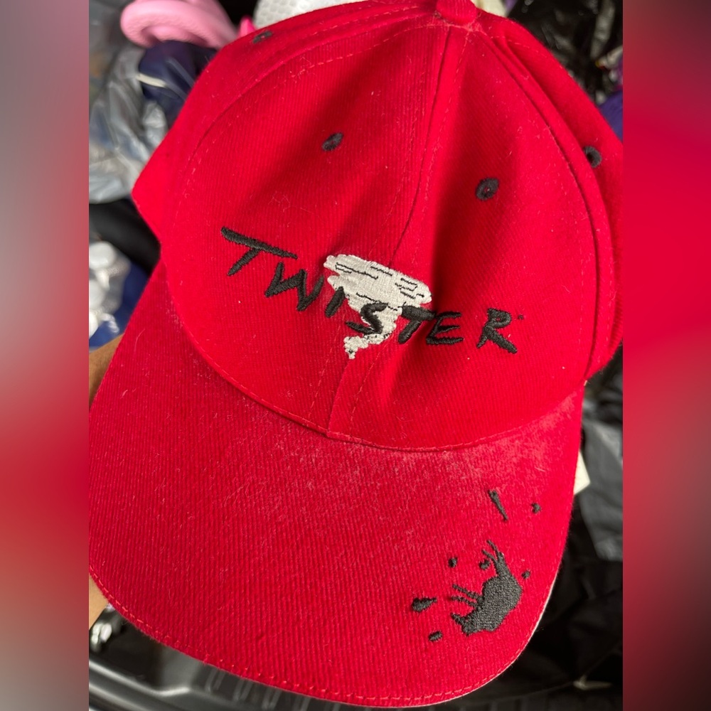 Universal studios Twister Movie cap nwt vintage